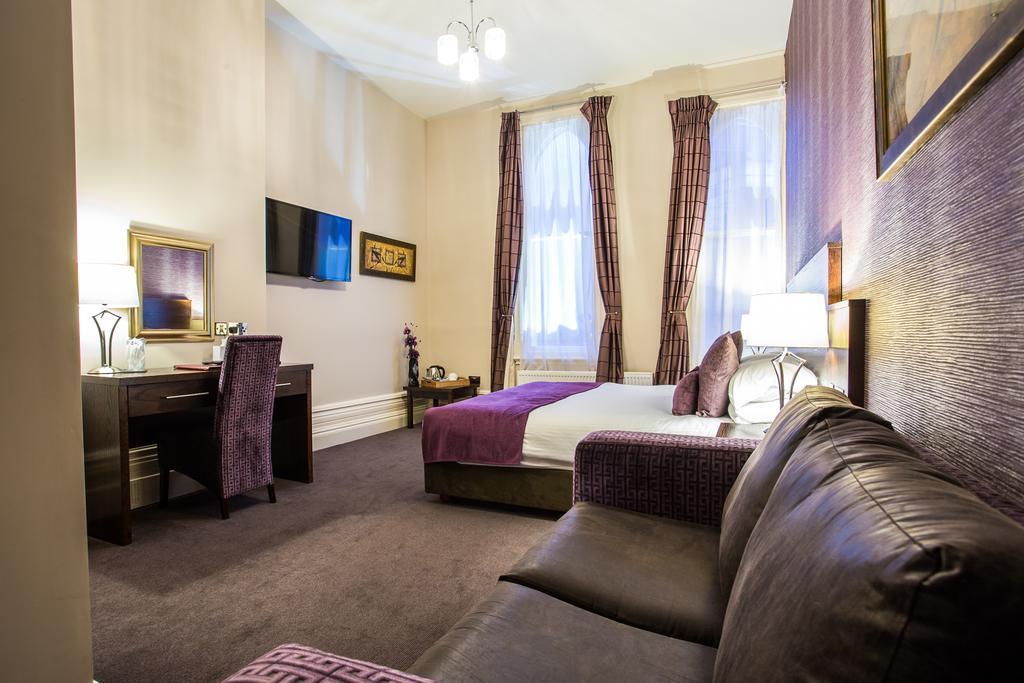 The Duke Of Edinburgh Hotel & Bar Barrow-in-Furness Екстериор снимка