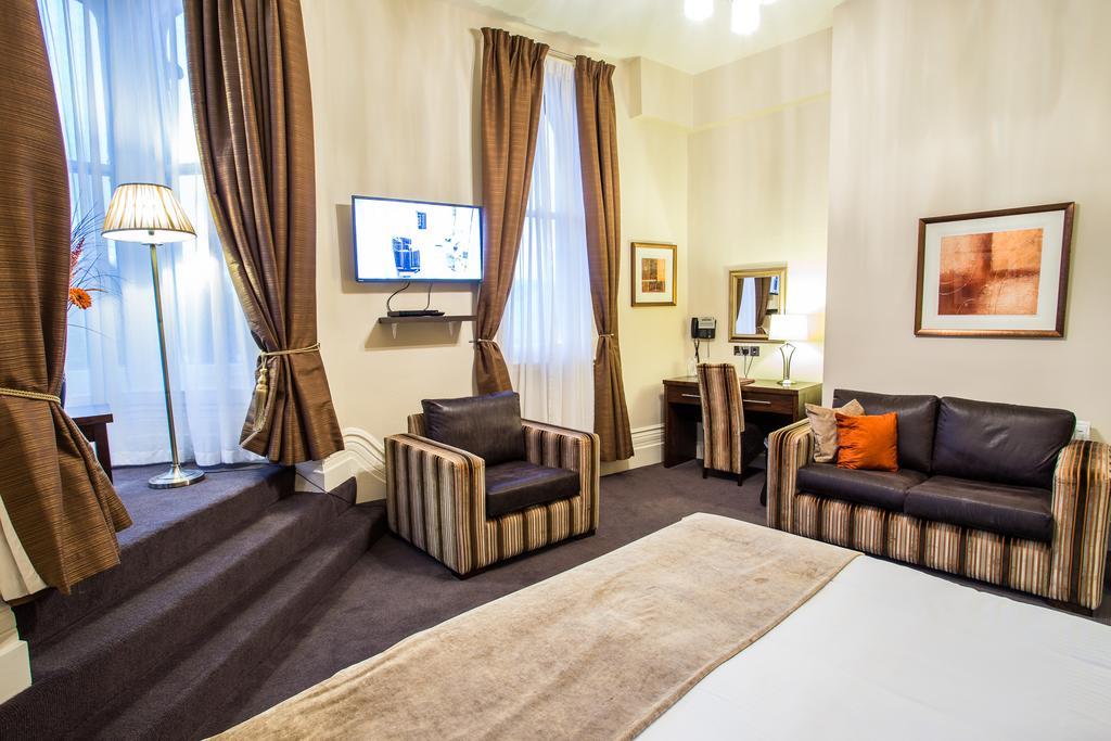 The Duke Of Edinburgh Hotel & Bar Barrow-in-Furness Екстериор снимка