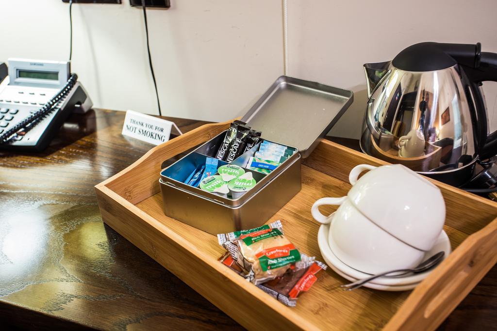 The Duke Of Edinburgh Hotel & Bar Barrow-in-Furness Екстериор снимка