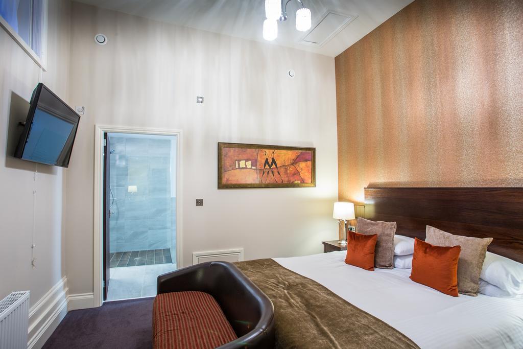 The Duke Of Edinburgh Hotel & Bar Barrow-in-Furness Екстериор снимка