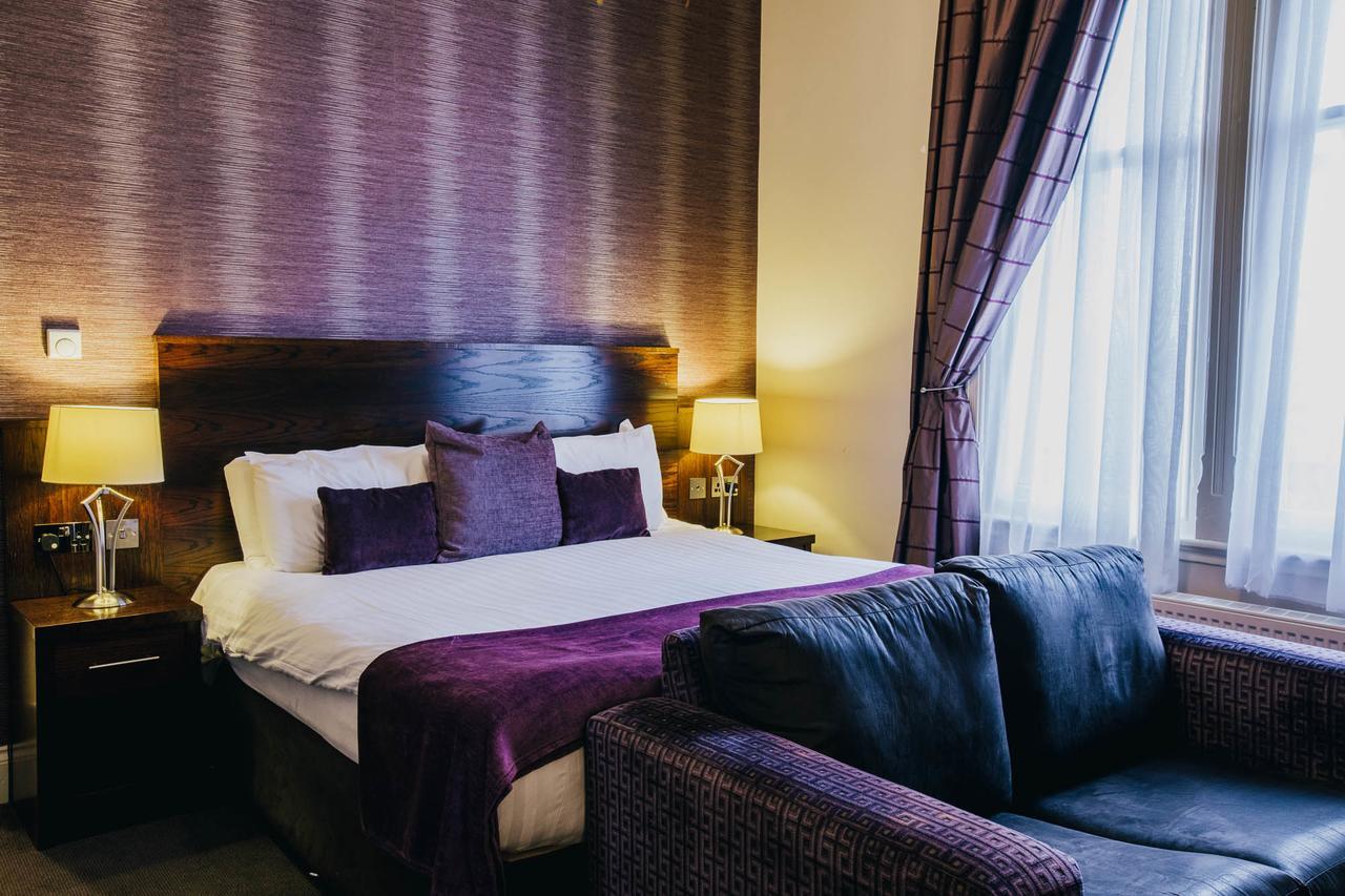 The Duke Of Edinburgh Hotel & Bar Barrow-in-Furness Екстериор снимка