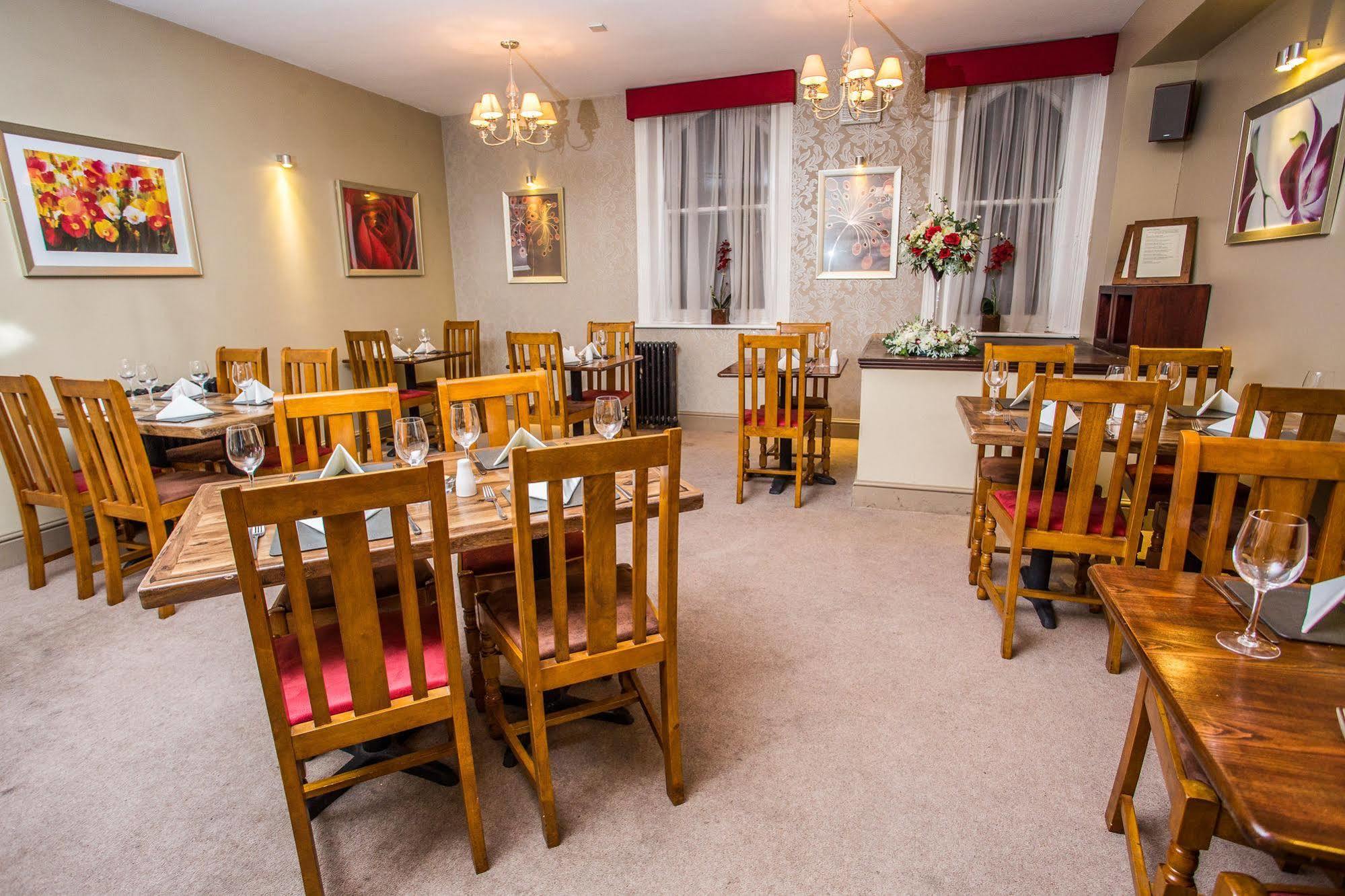 The Duke Of Edinburgh Hotel & Bar Barrow-in-Furness Екстериор снимка