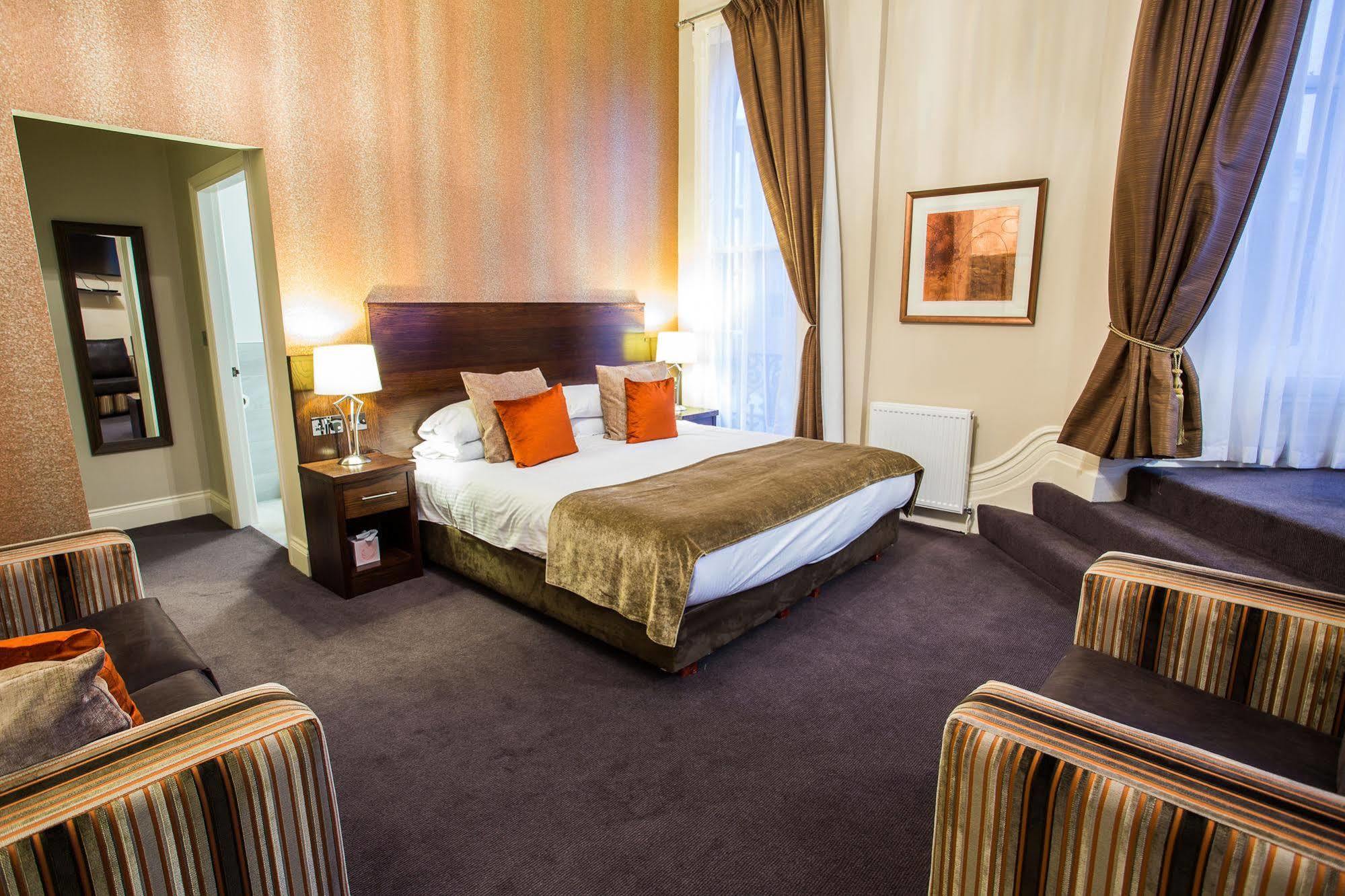 The Duke Of Edinburgh Hotel & Bar Barrow-in-Furness Екстериор снимка