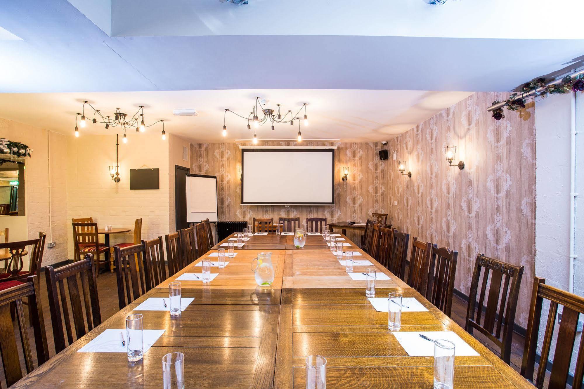 The Duke Of Edinburgh Hotel & Bar Barrow-in-Furness Екстериор снимка